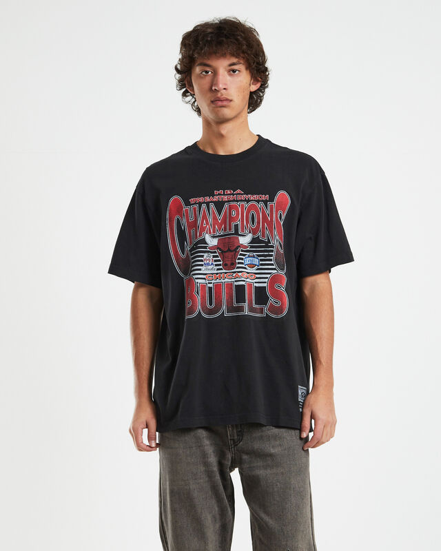 NBA Champs T-shirt Chicago Bulls Faded Black, hi-res image number null