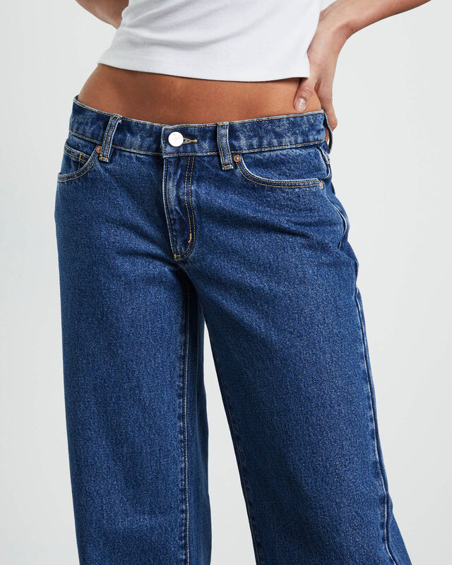 A 99 Low & Wide Jeans in Chantell Organic Blue, hi-res image number null