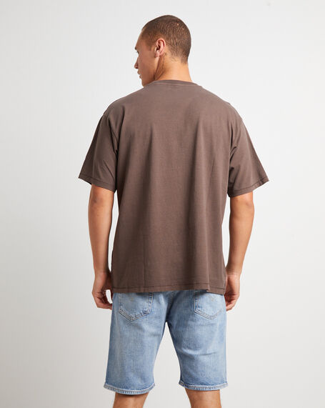 Red Tab Vintage Short Sleeve T-Shirt in Chocolate Brown