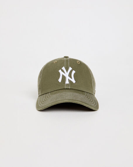 Casual Classic NY Yankees Cap in Olive/White