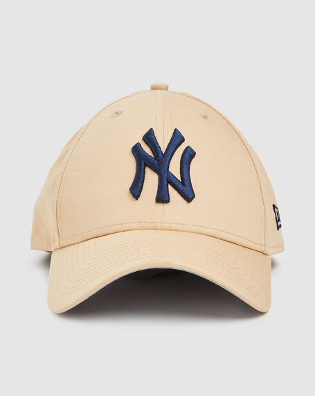 9Forty NY Yankees Cap Oatmilk Pebble Grey