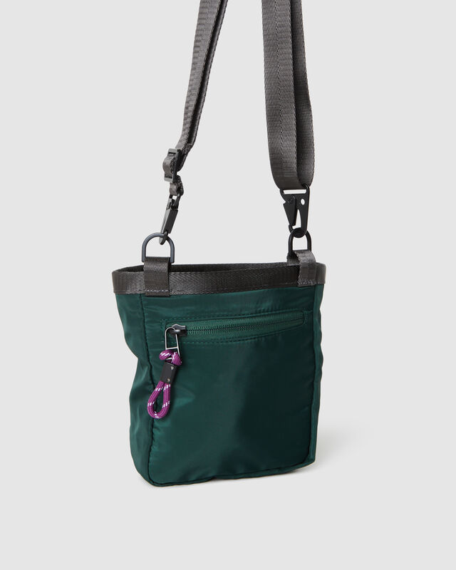 Okwa Pouch Bag in Evergreen, hi-res image number null