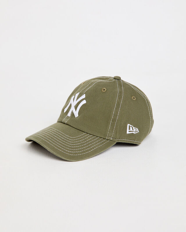 Casual Classic NY Yankees Cap in Olive/White, hi-res image number null