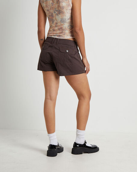Freda Utility Pocket Low Rise Shorts in Chestnut Brown