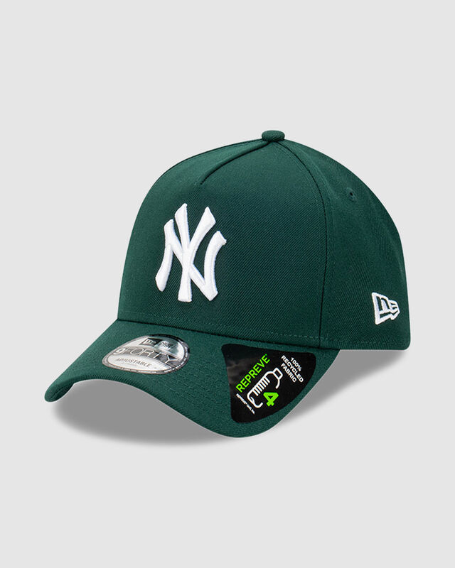 9Forty New Yok Yankees Cap, hi-res image number null